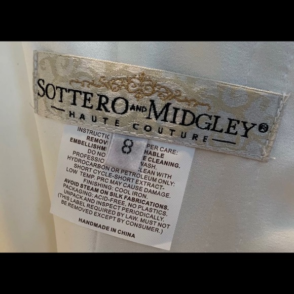 New! Maggie Sottero Couture Wedding Gown Ivory - Picture 8 of 8